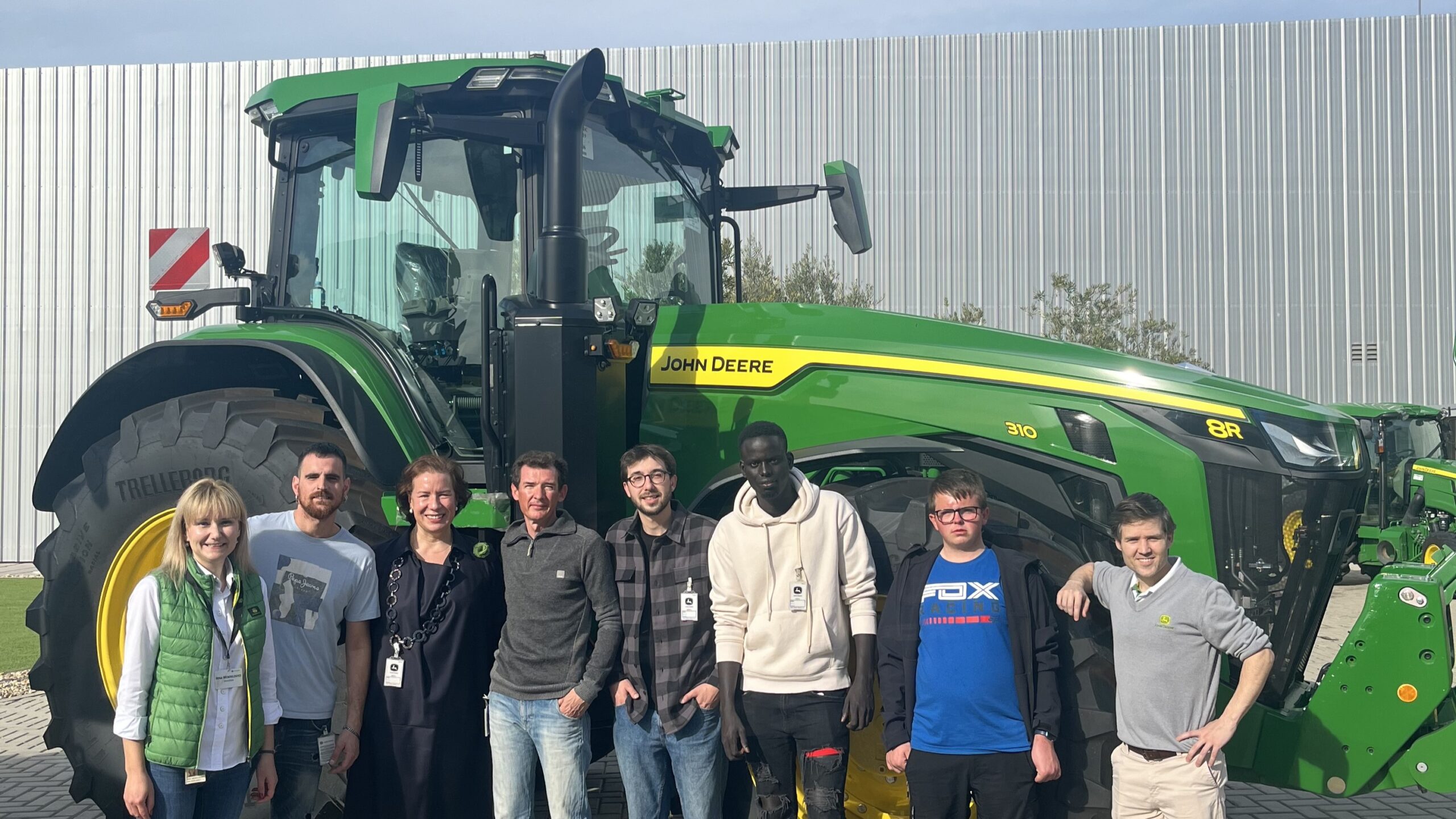 John Deere Finaliza la segunda promoción de tractoristas John Deere de la Fundación Raimat Lleida